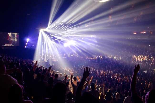 Clay Paky shines a light on Elevation Worship
