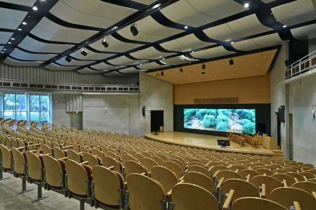 Keio University settles on Shure for campus-wide upgrade