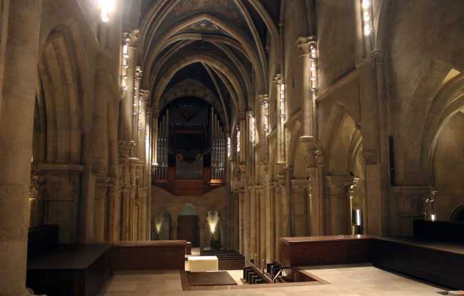 Historic Hungarian HOW selects K-Array for inconspicuous sound reinforcement