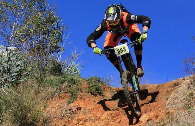 Durt tracks mountain biking with A&H