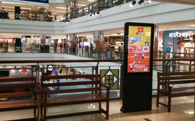 1 Utama Shopping Centre installs digital signage network