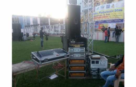 Bespoke loudspeaker setup facilitates Garba