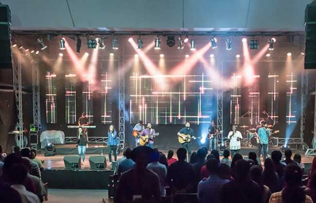 Pearl City Church connects with d&b’s Y-Series and Avid