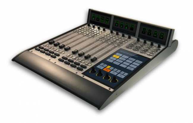 Klotz delivers first DC 3 consoles