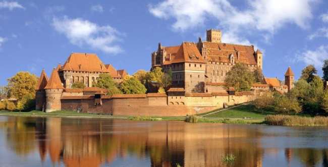 Lauda and Nexo take the castle