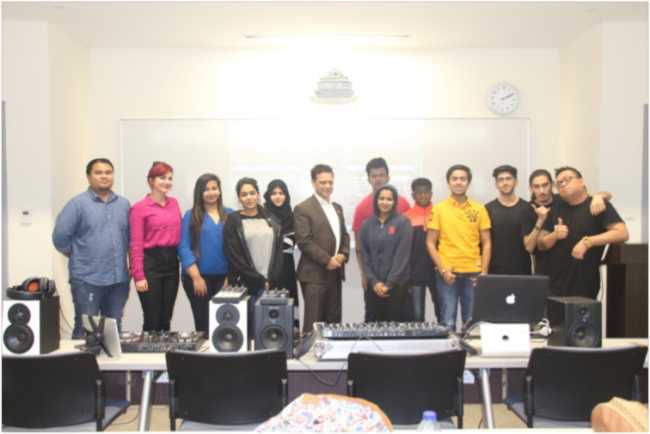Students Learn from the Pros at Amity University