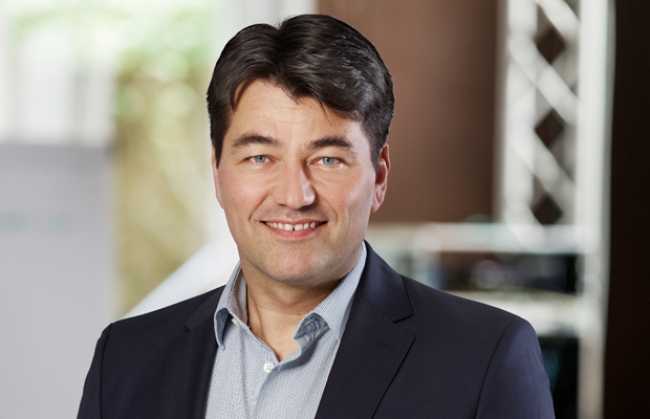 d&b appoints CSO