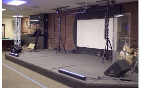 A short-throw video solution for Calvary Chapel